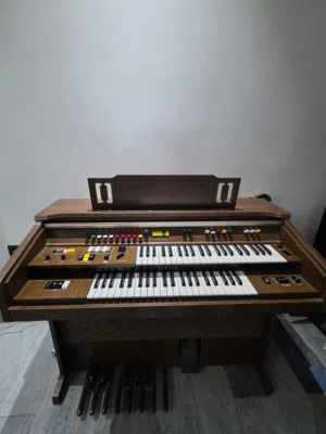 Yamaha electric piano