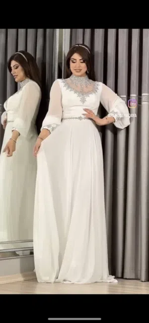 فستان سهرة أبيض للبيع