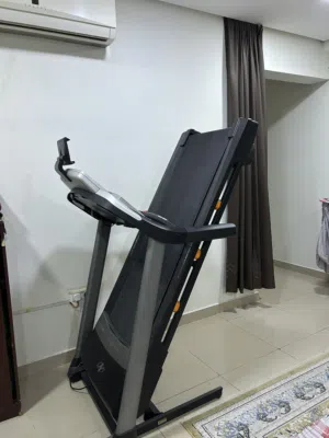 NordicTrack Treadmill – Excellent Condition – iFit & Bluetooth