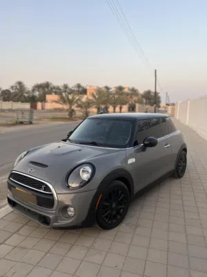 ميني كوبر 2019 للبيع او البدل نظيف