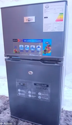 ثلاجة من ماركة ار بي لوكس