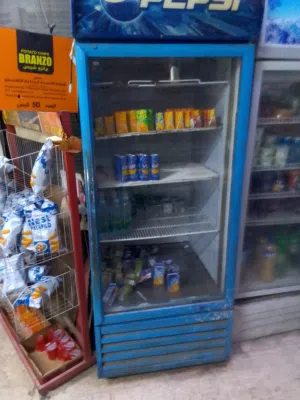 ثلاجه بيبسي للبيع بسعر مغري جدا جدا جدا ثلاجه شغاله وامورها 100% بسعرها مغري جدا