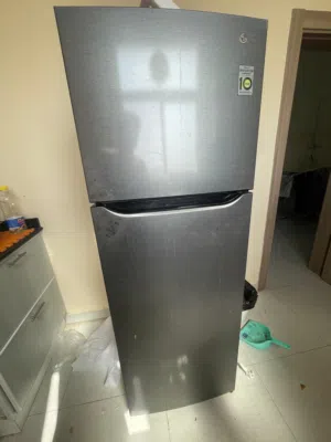 LG refrigerator in good condition for sale