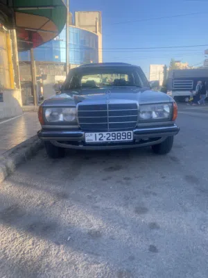 مرسيدس w123