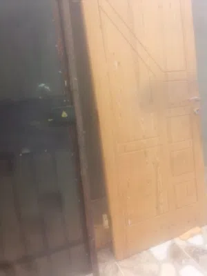 باب لوح خارجي وبابين داخليات