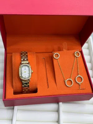 باك هماوي وعصري متكون من ساعة وأونصومبل نسائي