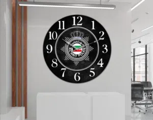 اختر شكل الساعة و اللون و الحجم و ارسل لنا