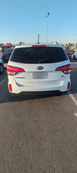 Used Kia Sorento in Tripoli