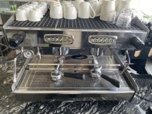 للبيع: معدات مقهى ومطعم متكاملة (إيطالية وعالمية) بحالة ممتازة - مسقط