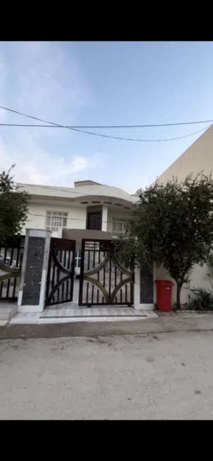 5 Bedrooms . More than 6 bathrooms . 250 m20