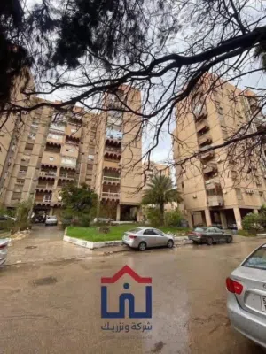 شقه.  لبيع. الطابق اول. عمارات. الاستسمار. الدهماني.  700 الف استلام. فوري