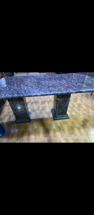 طاوله رخام شبه جديده