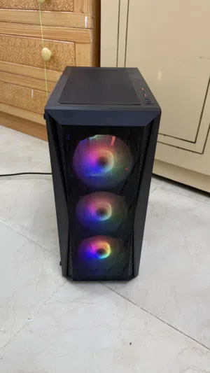 للبيع جهاز PC قوي للألعاب