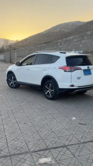 Used Toyota RAV 4 in Taiz