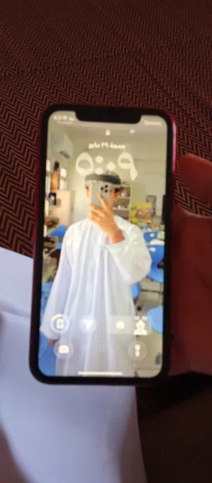 آيفون للبيع ما يشكي من شي قابل