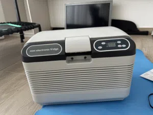 للبيع ثلاجه للسياره جديده حط سعرك و شيل