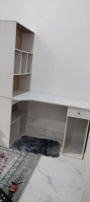 ميز مكتبي دراسة
