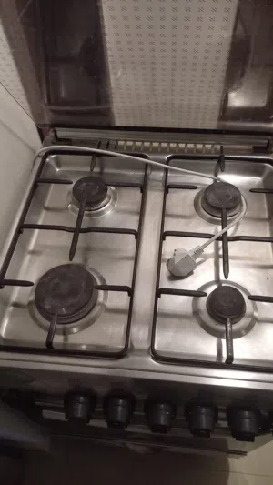 4 burner Cooking Range used in good condition
