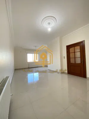 شقة / مميزة / للإيجار / 3نوم / الكرسي
