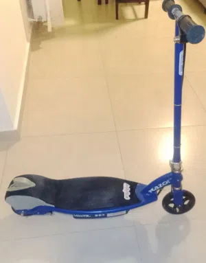 سكوتر كهرباء 12 فولت Razor