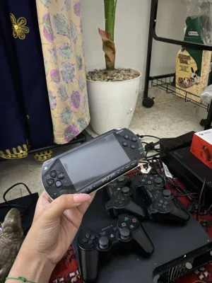 بي اس بي 1000 psp مستعمل كالجديدة like new مع العاب + ذاكرة 124gb