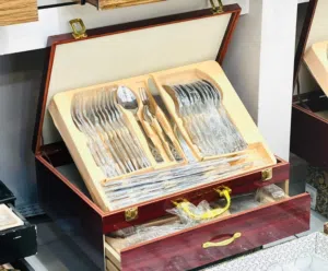 طقم ملاعق وشوك وسكاكين فاخر