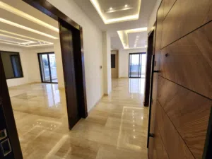شقة جديدة لم تسكن للبيع في طريق المطار - 14260