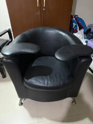 Saloon pedicure menicure sofa( Negotiable)