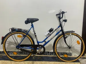 دراجة كلاسيكية استراد أوربي دراجة لاقوه إلا بالله  مزايا الدراجة صناعه ألماني لون ازرق ملكي  كرس