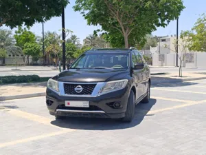 NISSAN PATHFINDER 2015-EXCELLANT CONDITION-LOWMILAGE
