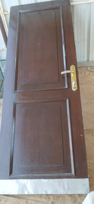 للبيع ابواب احجام مختلفه
