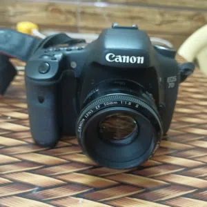 للبيع كامرة كانون 7D