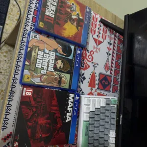 السلام عليكم 3 اقراص للبيع ريد ديد  وثلاثيه gta   وثلاثيه مافيا ب50 قفل كلهن مكاني ناصريه مركز