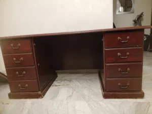 مكتب من امريكا خشب ثقيل جدا