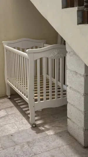 سرير اطفال