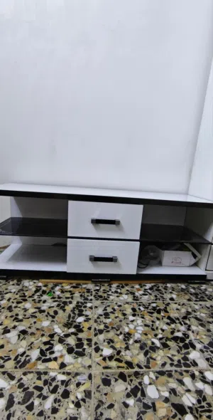 ميز TV نظيف وزن ثقيل MDF