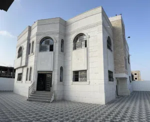 12 m2 5 Bedrooms Villa for Sale in Aden Other