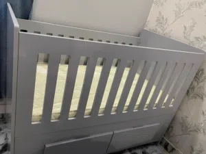 سرير أطفال