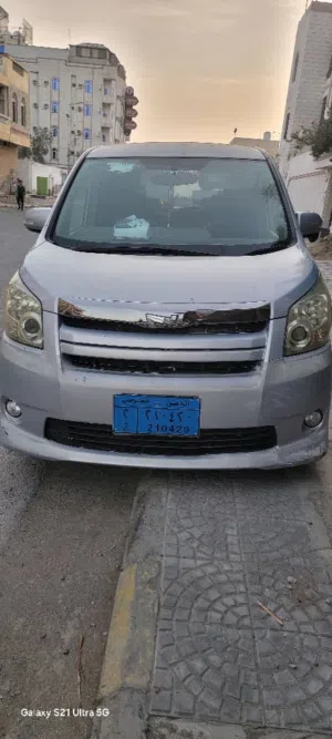 تويوتا نوها نظييف كرررت 2010