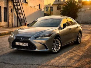 For Sale Lexus ES300h Hybrid -للبيع لكزس هايبرد مميز