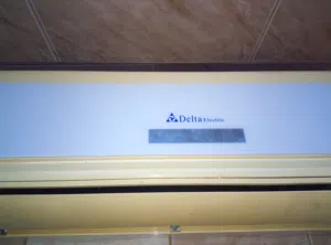 مكيف هواء حامي بارد واحد طن...نوع دلتا مستعمل... شغال ميه ميه