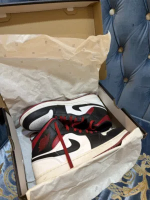 nike Air jordan 1 mid جوتي نايكي