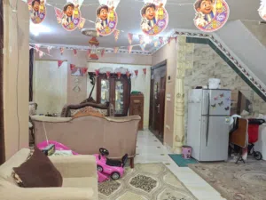 100 m2 5 Bedrooms Apartments for Sale in Giza Hawamdeya