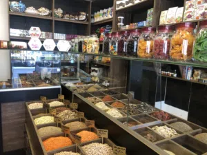 بزوريه وعطاره للبيع