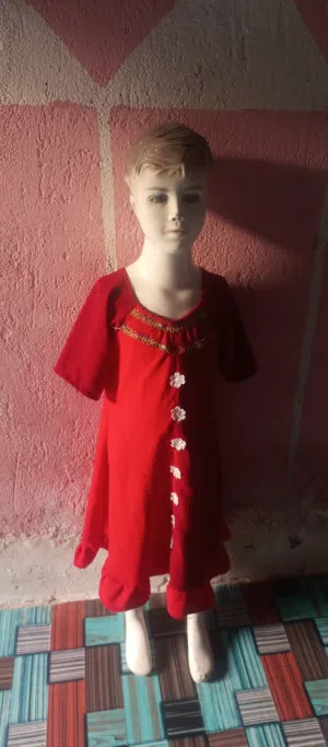 لعابه عرض ملابس اطفال مستخدمه بدون ادين