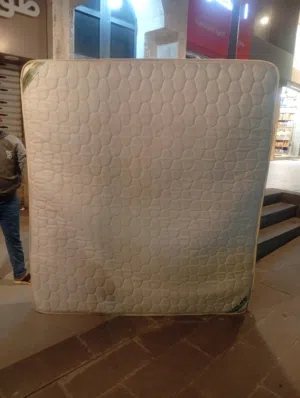 فرشه تخت. مستعمله نظيفه جدا