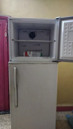 ثلاجة مستعملة للبيع