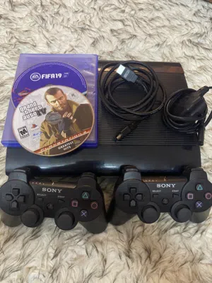 بلاي ستيشن 3مع شريطي وملحقاتها