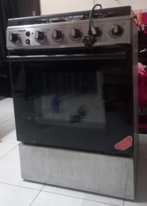 NIKAI gas stove available for sale, in very good working condition.