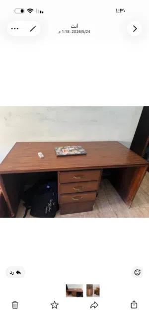 مكتب خشب بحالة ممتازة